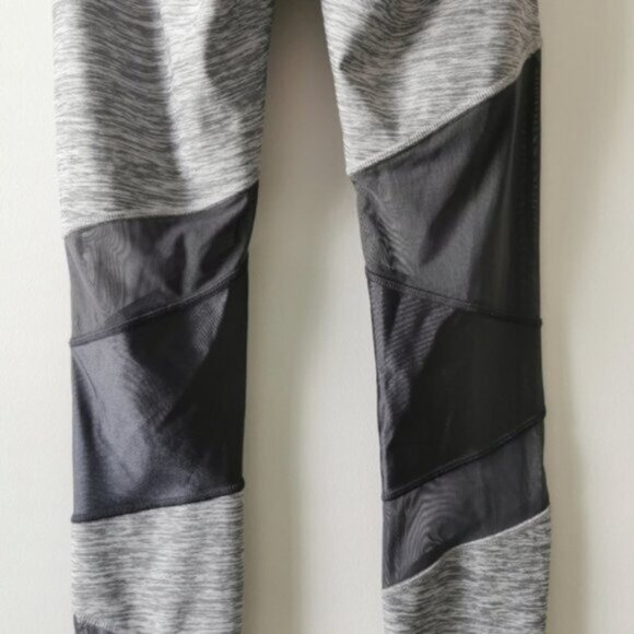 PINK mesh gray leggings - Picture 5 of 8